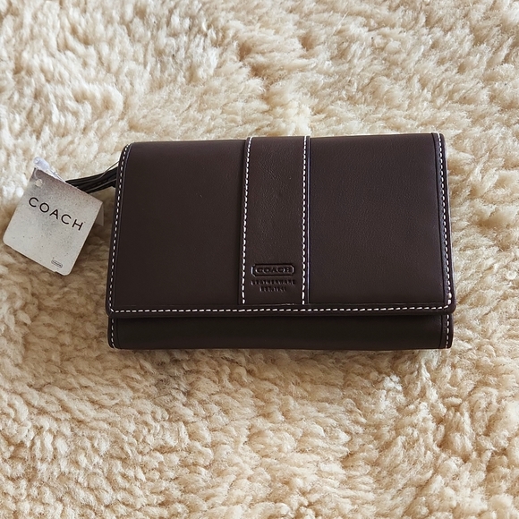 Coach Handbags - NWT Coach Unisex Soft Brown Leather Wallet 🤎